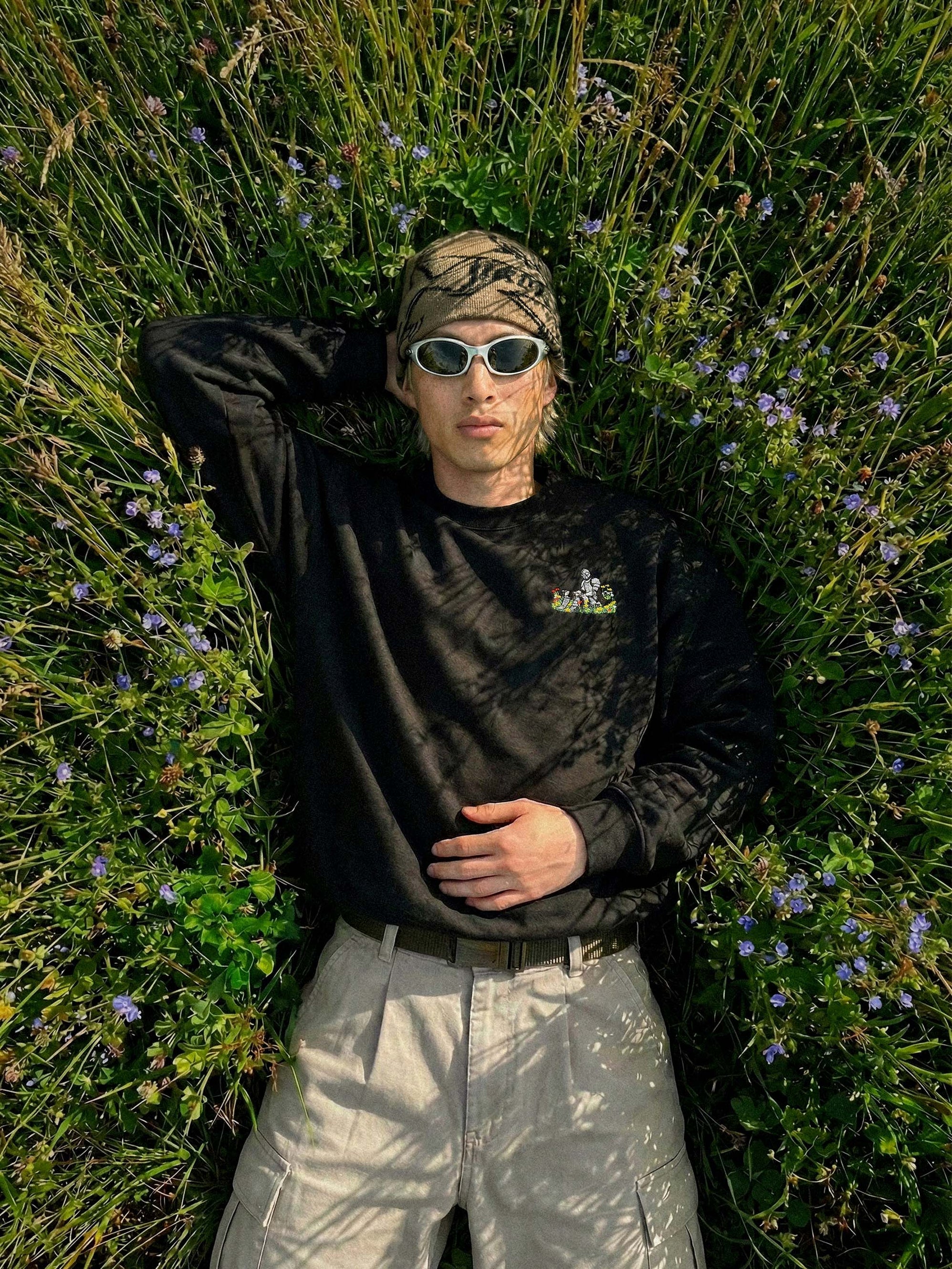 Streetwear with wearable embroidey art