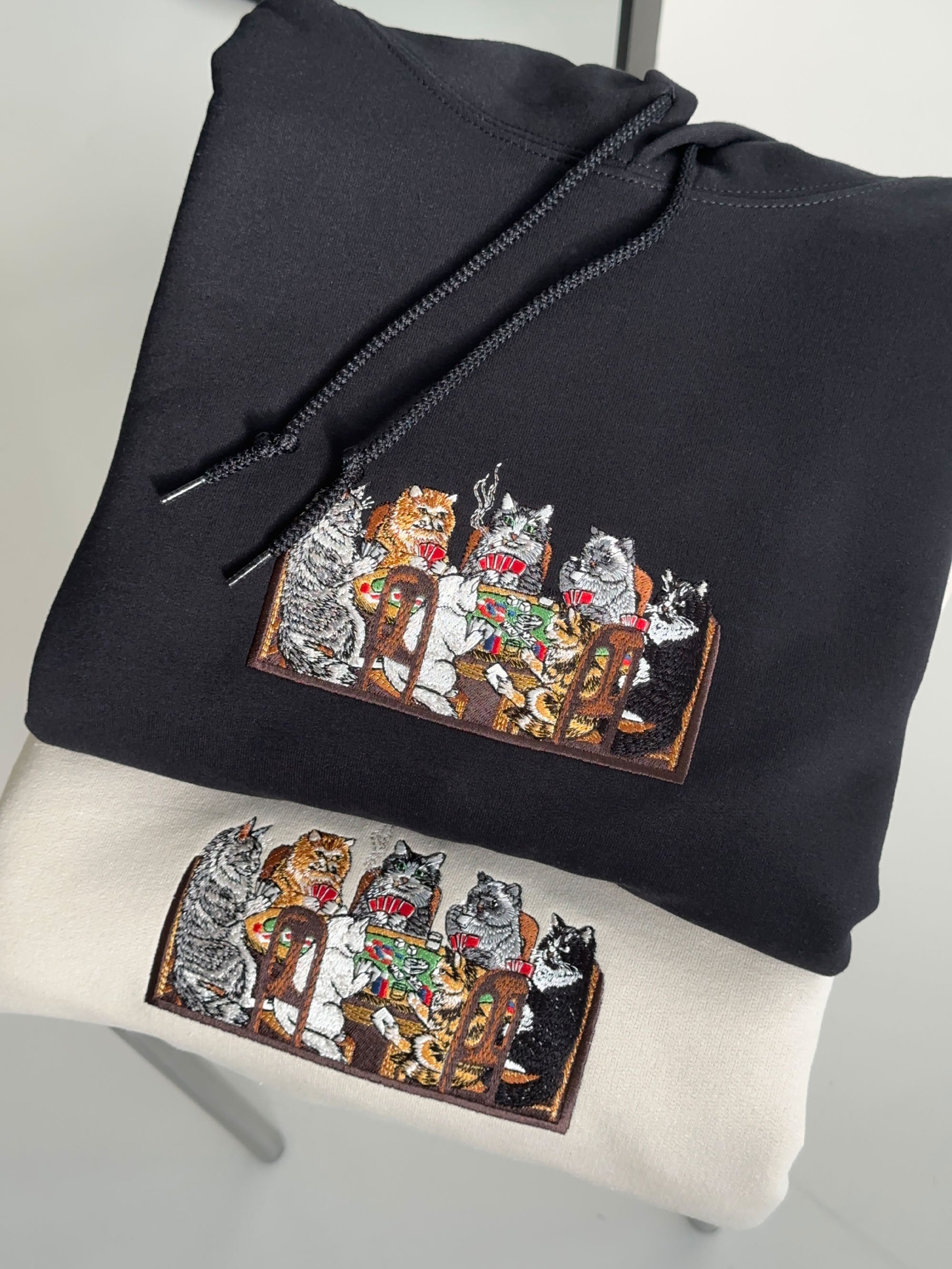 CATS PLAYING POKER