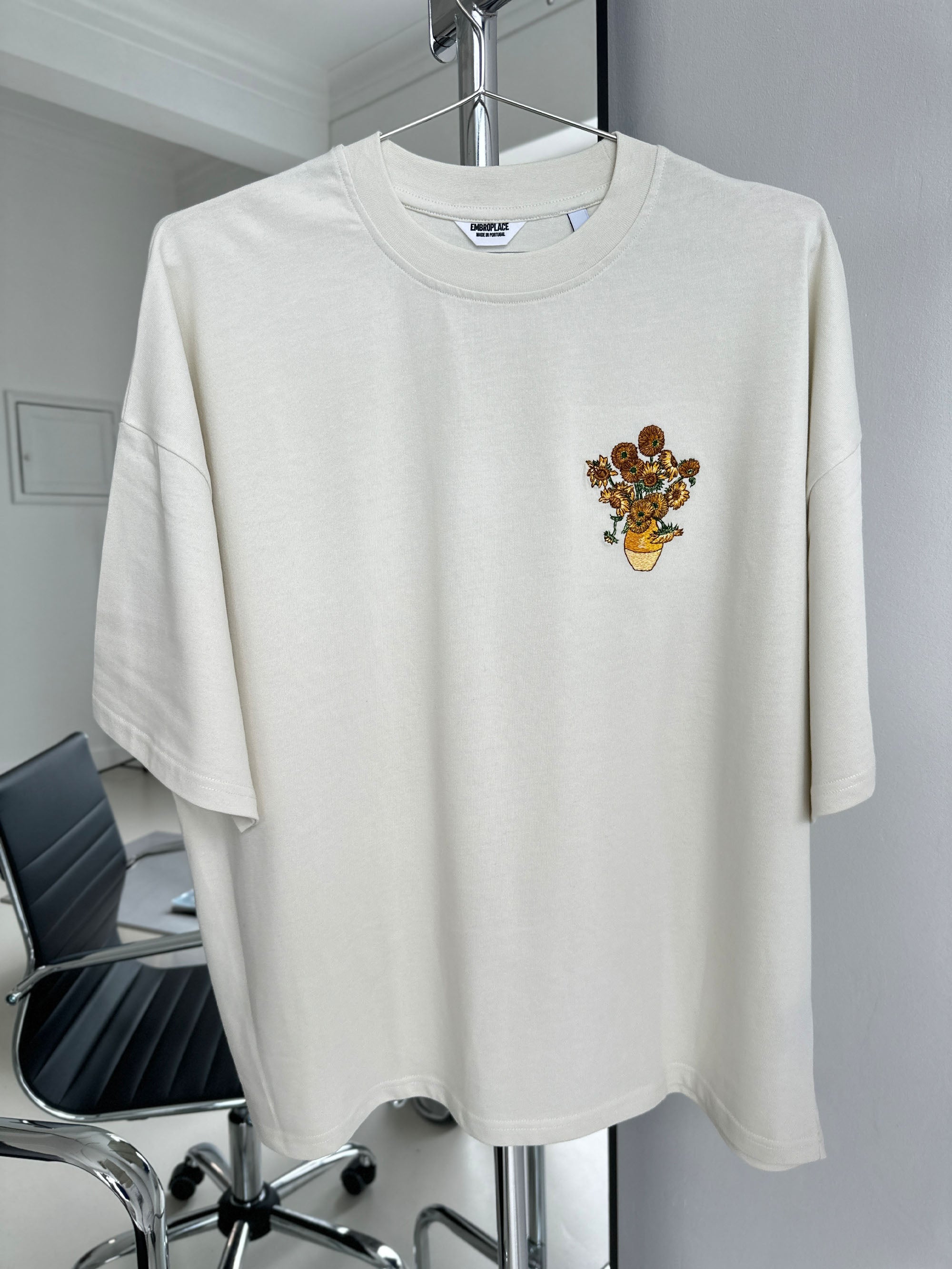 Vase With Fifteen Sunflowers T-shirt Premium Boxy Oversized Vintage White M